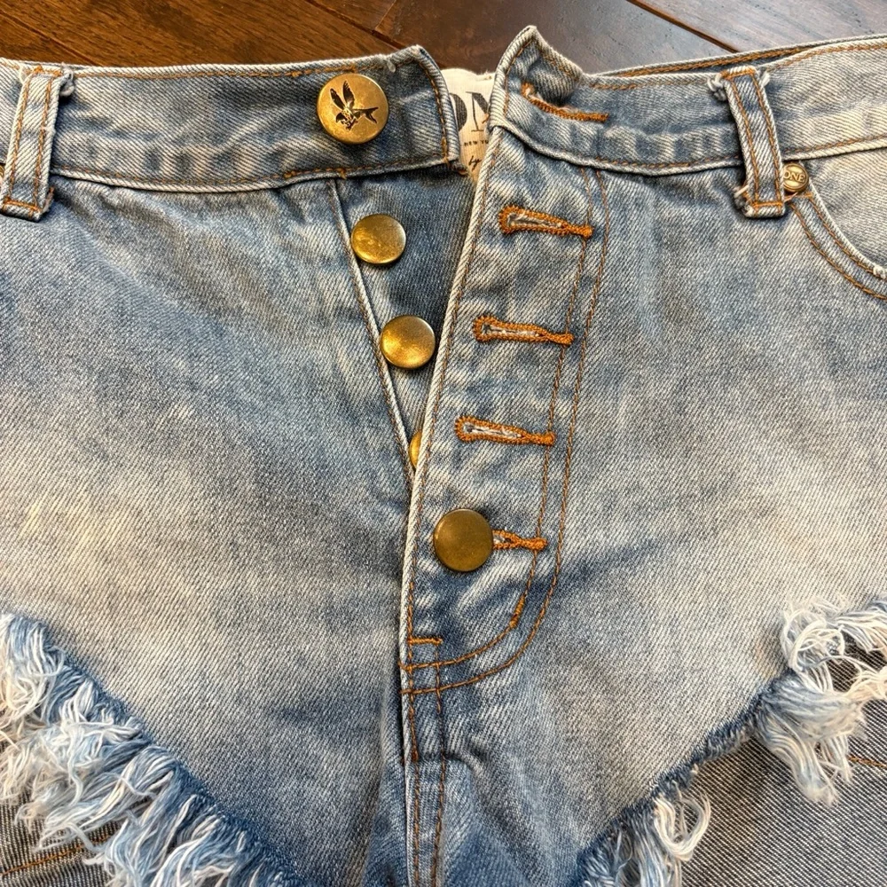 One Teaspoon Rollers Shorts Cut Offs Women's 28 Button Fly Distressed Light Wash - Picture 6 of 10